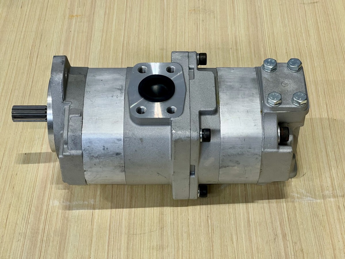 Гидравлический шестеренный насос Komatsu 705-51-20830 для Komatsu D65, D63, D68
