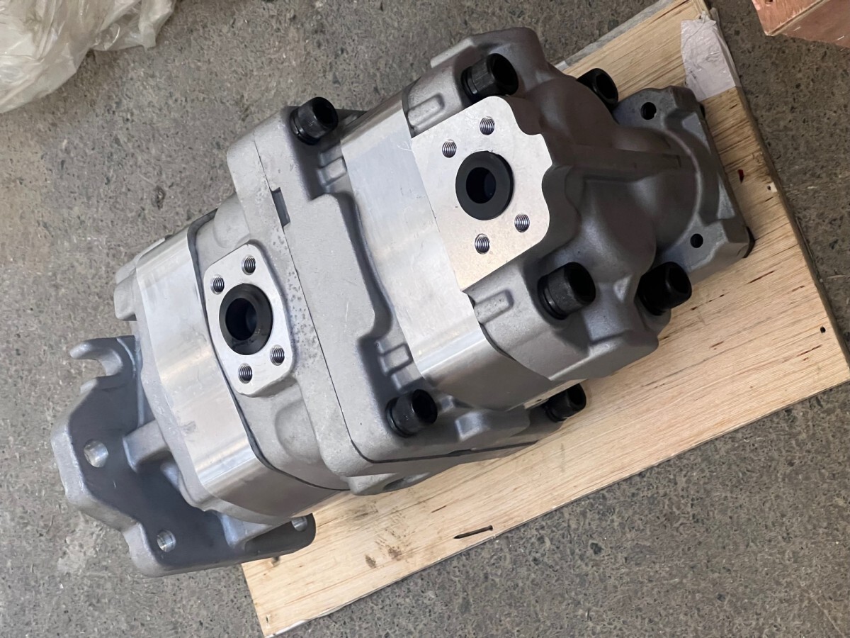 Гидравлический шестеренный насос Komatsu 705-52-30290 для Komatsu HD255, HD325, HD405