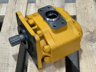 Гидравлический шестеренный насос Komatsu 07442-71102 для Komatsu D355