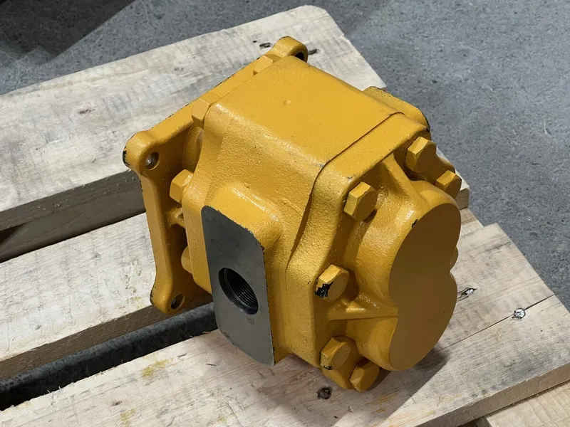 Гидравлический шестеренный насос Komatsu 07442-71102 для Komatsu D355