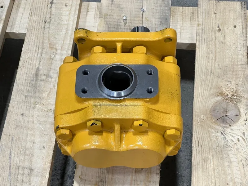 Гидравлический шестеренный насос Komatsu 07442-71102 для Komatsu D355