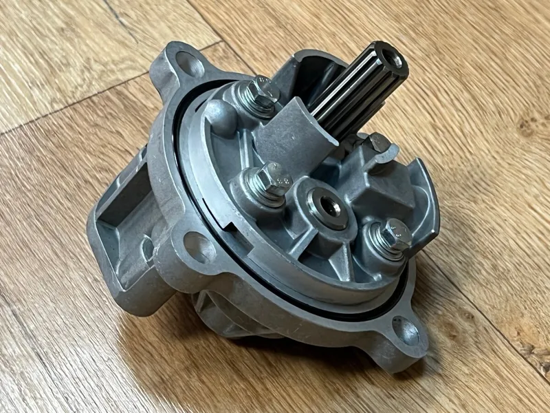 Насос откачки масла гидротрансформатора Komatsu 175-13-23500 для Komatsu D65, D155, D355, D85, D135, D75