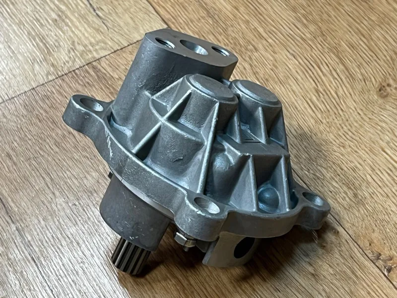Насос откачки масла гидротрансформатора Komatsu 175-13-23500 для Komatsu D65, D155, D355, D85, D135, D75