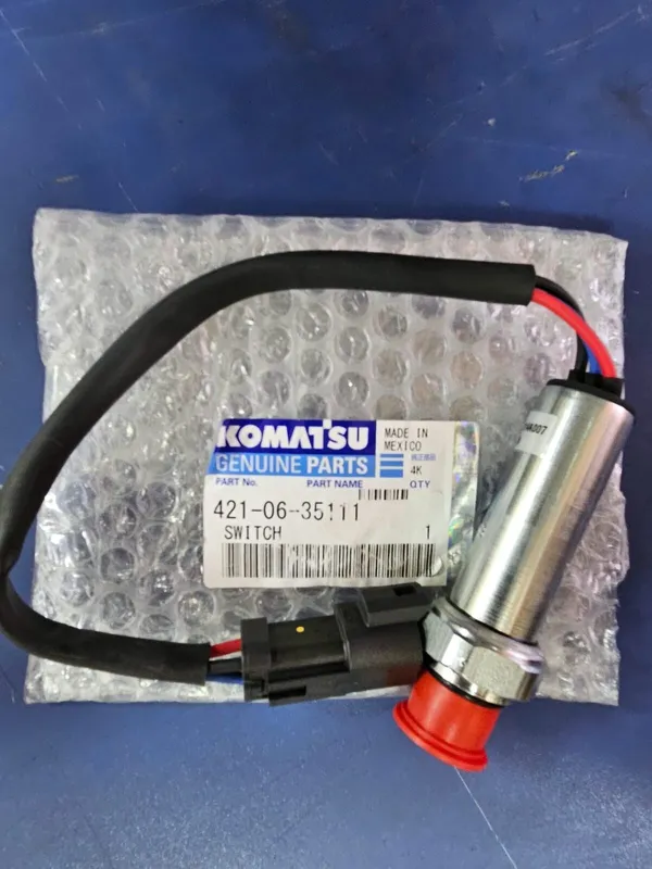 Переключатель давления Komatsu 421-06-35111 для Komatsu HD785, HD465, HD1500, HD325, HD405, HD605
