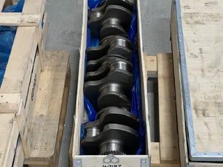 Коленвал в сборе Komatsu 6742-01-1570 для Komatsu GD650, D61, D68, PC300, PC360, S6D114E