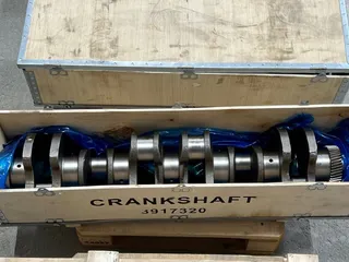 Коленвал в сборе Komatsu 6742-01-1570 для Komatsu GD650, D61, D68, PC300, PC360, S6D114E