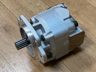 Гидравлический шестеренный насос Komatsu 705-12-38011 для Komatsu GD825, WD500, WF450, WF550, WS23, WA500