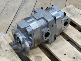 Гидравлический шестеренный насос Komatsu 705-51-20370 для Komatsu D65, D85, D60, D70