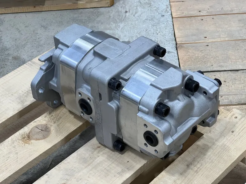 Гидравлический шестеренный насос Komatsu 705-51-20370 для Komatsu D65, D85, D60, D70