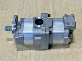 Гидравлический шестеренный насос Komatsu 705-51-30290 для Komatsu D155