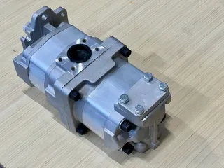 Гидравлический шестеренный насос Komatsu 705-51-30290 для Komatsu D155