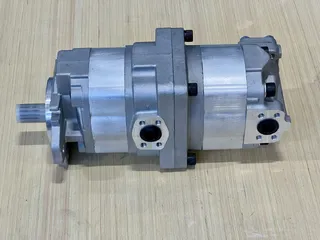 Гидравлический шестеренный насос Komatsu 705-51-30290 для Komatsu D155