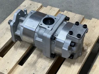 Гидравлический шестеренный насос Komatsu 705-52-30920 для Komatsu D275