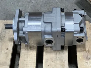 Гидравлический шестеренный насос Komatsu 705-52-30920 для Komatsu D275