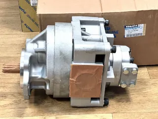 Гидравлический шестеренный насос Komatsu 705-52-40160 для Komatsu D155