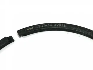 Кольцо поршня гидроцилиндра Komatsu 707-44-12911 для Komatsu BP500, HB205, HB215, PC200, PC800, PC110