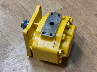 Гидравлический шестеренный насос Komatsu 07440-72202 для Komatsu D155, D150