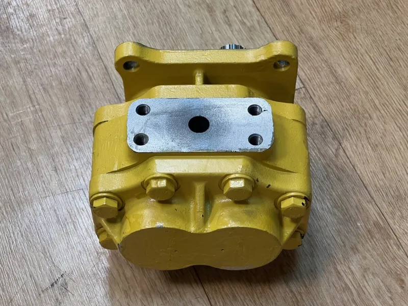 Гидравлический шестеренный насос Komatsu 07436-72202 для Komatsu D85, D135, D80, D95