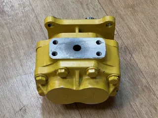 Гидравлический шестеренный насос Komatsu 07436-72202 для Komatsu D85, D135, D80, D95