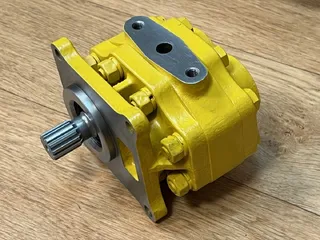 Гидравлический шестеренный насос Komatsu 07430-72203 для Komatsu D65, D75