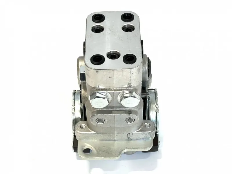 Пилотный клапан управления Komatsu 702-16-04250 для Komatsu HB205, HB215, PC300, PC400, PC200, PC220